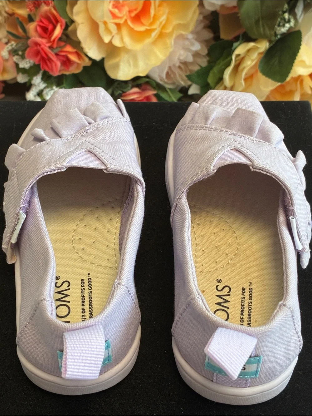 TOMS Tiny Ruffle Textile Slip-On Shoes Lavender Purple Toddler Girl 9 Hook Loop